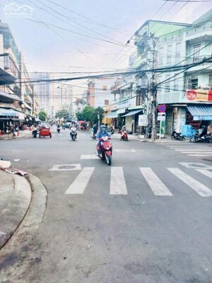 Bán lô đất mặt tiền đường Nguyễn Thái Học, Vạn Thạnh, Nha Trang - Diện tích : 86m2 Ngang 5.1m nở hậu. Giá bán 8,4 tỷ