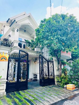 siêu khan hiếm biệt thự mini 3 tầng đường xe tải k300, p12, tân bình. 8.7x16m vuông đẹp.chỉ 21.5 tỷ