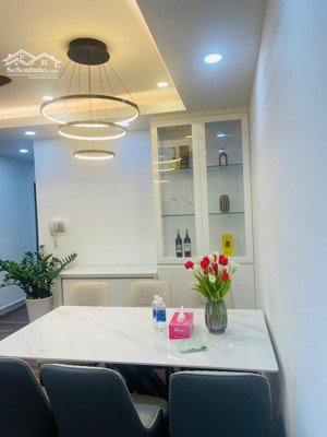 cho thuê căn hộ c/c orchar garden , phú nhuận , dt 72m2 , 2pn giá 15tr . lh minh sang