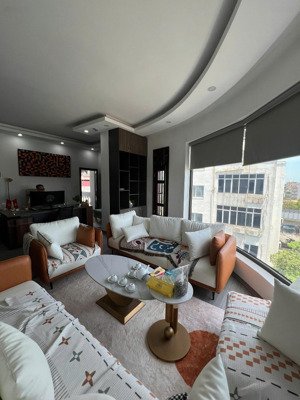 cho thuê sàn văn phòng 85 m2/tầng, có sẵn đồ nội thất như hình, vào làm việc ngay