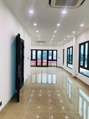 cho thuê văn phòng mỗ lao, 85m2/tầng, sàn thông, đường rộng ô tô đỗ