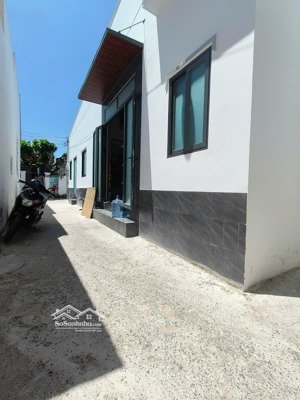 vip- bán nhà lê lợi- 5.2m x 16.4m - 1 trệt- khu phố 7, p. hưng long, tp. phan thiết- 2.1 tỷ