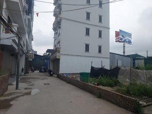 bán gấp mảnh đất phố bát khối ô tô tránh dt 100m2 mt 4m giá gần 8tỷ