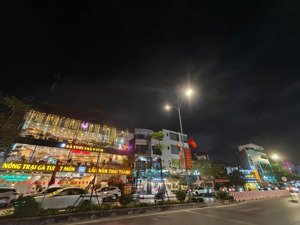 cho thuê lô đất ngang 14m phố hồ sen, dt 500m2, vỉa hè rộng. đoạn buôn bán, kinh doanh tấp nập