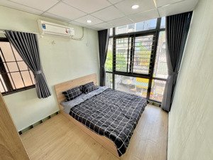 cho thuê phòng 1pn ban công máy giặt riêng gần hồ con rùa, emg edu, ueh, công trường mê linh