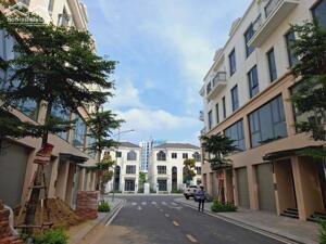 BIỆT THỰ 3 TẦNG VIEW CHUNG CƯ VINHOMES NGAY ỦY BAN TỈNH THANH HÓA