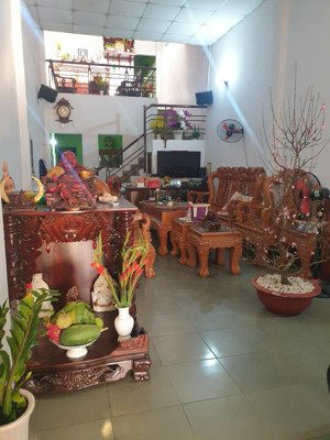 nhà mặt tiền cổng khu công nghiệp trệt, lửng 1 lầu, 8.8 tỷ