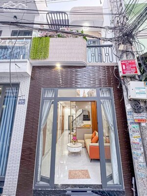 Nhà trệt lầu mới đẹp hẻm 90 Hùng Vương, gần siêu thị Vincom