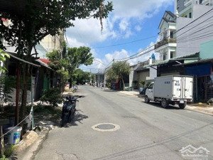 đất full thổ cư chính chủ shr sau lưng chợ bình chánh giá còn bớt, 300tr công chứng sang tên
