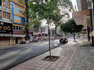 Nhà mặt tiền phố cổ, giá cực tốt, tích sản lâu dài tp BMT.