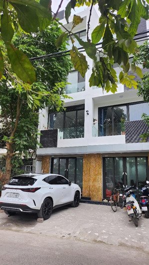 tôi cần cho thuê nhà mới xây đại đồng, hoàng mai 50m, 5 tầng thông sàn có thang máy, ô tô giá 23tr