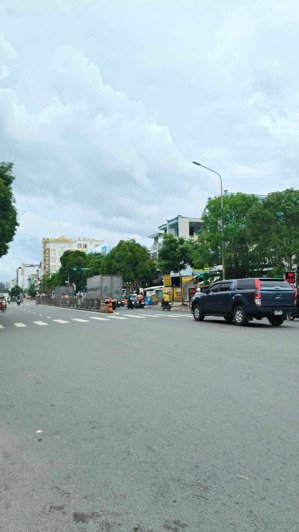 - nhà mới ở ngay đường tây thạnh, tân phú.nhỉnh 3 tỷ. -