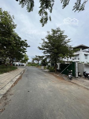 bán lô biệt thự hướng tây bắc kđt hud phước long a, view công viên tươi mát, nhiều tiện ích, lh e ạ