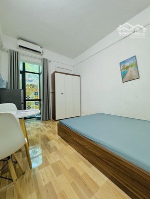 chính chủ cho thuê phòng trọ chợ nghĩa tân, cầu giấy. phòng đẹp khép kín ôtô đỗ cửa gần công viên