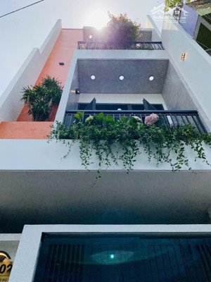 bán nhà kiệt trưng nữ vương, cách đường chính 40m, 3 tầng mới