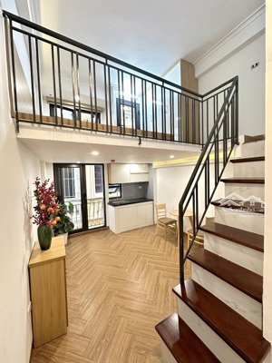 chính chủ cho thuê phòng tại 85 xuân thủy giá 6tr5 gác xép rộng 2wc trên dưới