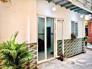 cho thuê nhà nguyên căn full nội thất, cmt8, q10 giáp q3, gần toà nhà viettel