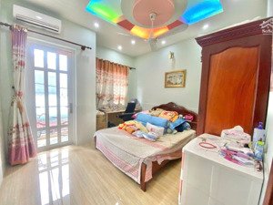 nhà hoàng văn hợp 4x18 2 lầu nội thất gần bến xe miền tây. lh 