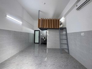 khai trương phòng mới xây có gác bancol rộng rãi thoáng mát khu vực lê đức thọ