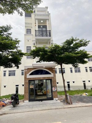 nhà phố 3 tầng tặng kèm full nội thất chỉ 4tỷ 650