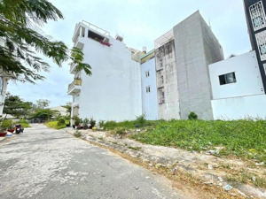 vợ chồng chú vinh cần bán gấp lô đất đường hoàng quốc việt - p.phú mỹ - quận 7. giá 2tỷ720/94,5m2