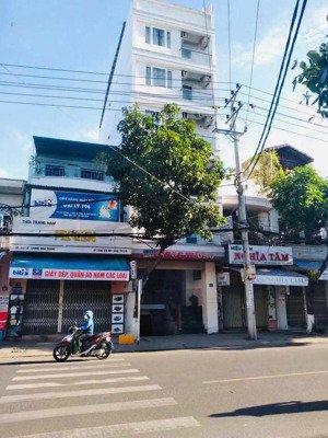 hạ thêm 500 triệu bán gấp khách sạn mặt tiền đường dã tượng tp biển nha trang từ 13,5tỷ còn 13 tỷ.