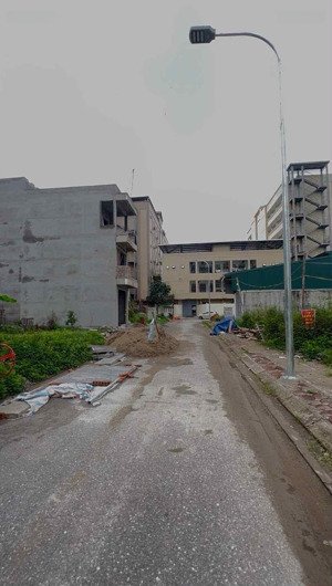 bán cắt lỗ lô đất dịch vụ trạm trôi, cần tiền bán gấp