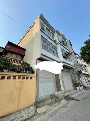 mặt bờ sông tựu liệt - ô tô tránh - kinh doanh - văn phòng