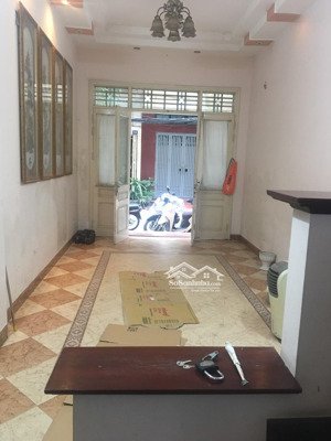 cho thuê nhà riêng đường láng dt 45m2 * 4 tầng mt 3.8m, giá 14tr, ngõ thông ba gác đỗ cửa