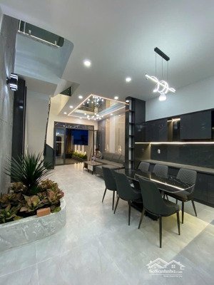 cần bán gấp nhà hẻm 350 huỳnh tấn phát, ngay chung cư eco green giá 3 đồng 7 còn tl mạnh