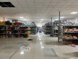 kho xưởng cho thuê quốc lộ 1a , song hành an sương , dt: 1,100m2