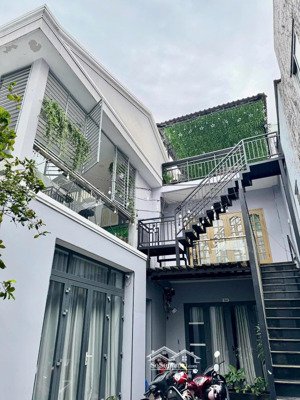 chính chủ bán căn hộ trần đình xu ,2 tầng .quận 1 _dt 15x17 _hdt 120tr _bán 40 tỷ