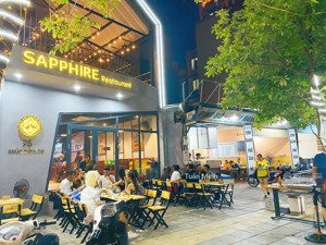 hot! mặt tiền nhận diện 8m. diện tích 250m thông sàn. mặt phố hoàng quốc việt khu cực đông dân sinh