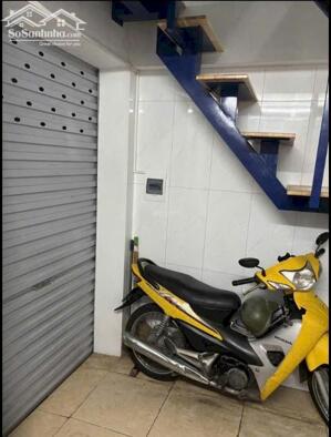 Cho thuê nhà ngõ 190 Lò Đúc, 3 tầng, 5 Triệu mới cứng ở gđ, nhóm nữ ít người 4.5 Triệu