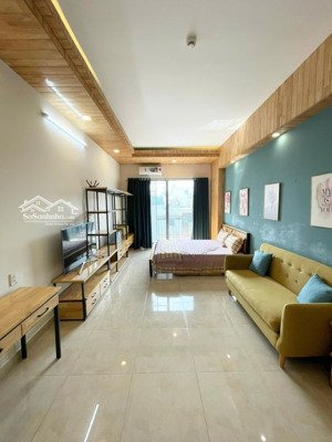 trống sẵn! cho thuê phòng ban công, sẵn nt cơ bản | tone gỗ sáng quận 2