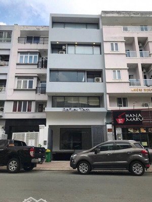 cho thuê tòa nhà văn phòng hầm 4 lầu 8x20m mặt tiền nguyễn ngọc phương p17 sát q1