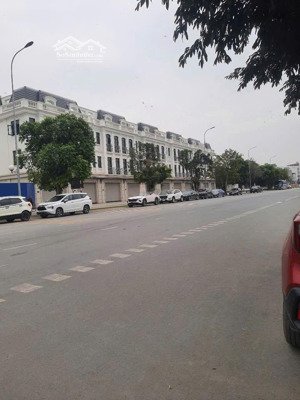 siêu hiếm, đất đại mỗ, lô góc, ngõ thông, gần ô tô tránh đỗ, sát khu đô thị louis, 8,5 tỷ