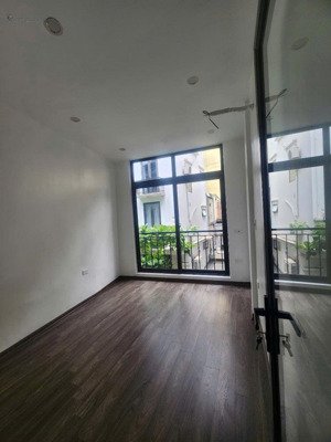 bán gấp mặt phố phan phù tiên 20m 8.5 tỷ