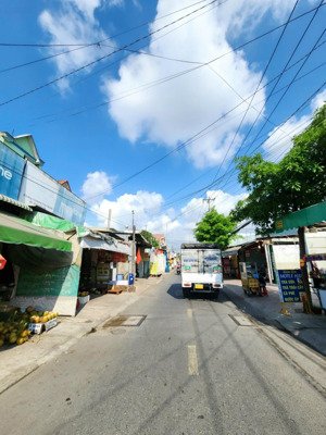 4,8 tỷ tl 87,5m2 nhà mt đường đỗ tấn phong ngay khu chợ kinh doanh, p. tân đông hiệp, tp. dĩ an