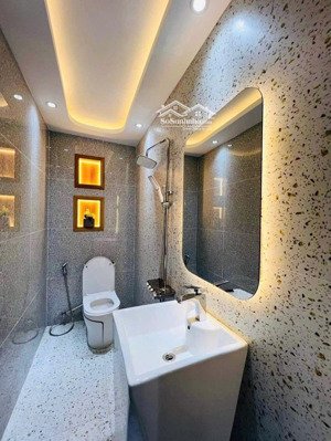 cần bán gấp nhà hoàng hoa thám p6 bình thạnh . 2 tỷ 550/ 49,7m2, sổ riêng chính chủ