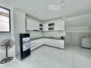 cho thuê 2 phòng ngủ và phòng khách 100m2 full nội thất giặt riêng ngay trường văn lang iuh gò vấp