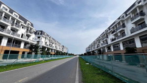 bán lô đất naia city, phưởng hải yên, móng cái, mặt tiền 6m, đường vào 20,5m.