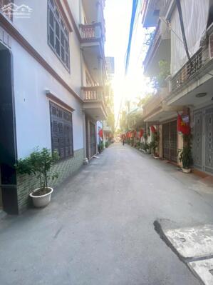 Bán nhà đường Nguyễn Chí Thanh, Đống Đa, ngõ thông, phân lô ô tô tránh