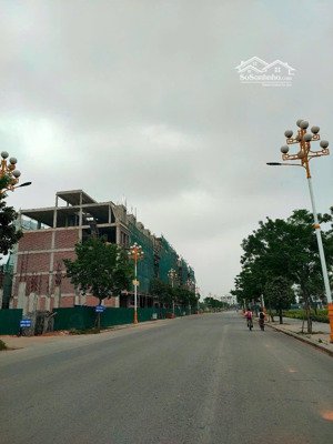 bán nhà phố bắc đầm vạc 5 tầng mặt đường 24m