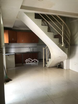 cho thuê nhà nguyên căn gần chợ hoàng hoa thám tân bình 2pn giá 8 triệu