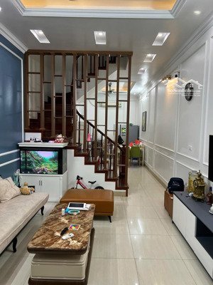 bán nhà lô góc cầu đơ ngõ oto thông thoáng kinh doanh được giá đầu tư 37m2 giá chỉ 8.8 tỷ