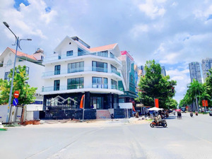 cho thuê tòa nhà góc nguyễn thị thập, q7 vị trí vàng, giá 15.000 usd/tháng