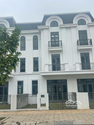 cắt lỗ sau căn liền kề 135m2 view công viên tại crownvillas thái nguyên, đã có sổ / lh 