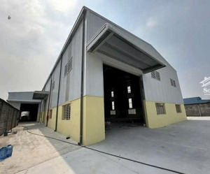 chính chủ cho thuê xưỡng mt quốc lộ 1a p thạnh lộc.dt 1000m.2000m(pccc tự đông)