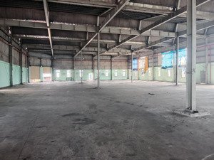 cho thuê kho xưởng 1.800 m2 giá 95 triệu / đường nguyễn văn siêu, thị trấn bến lức long an
